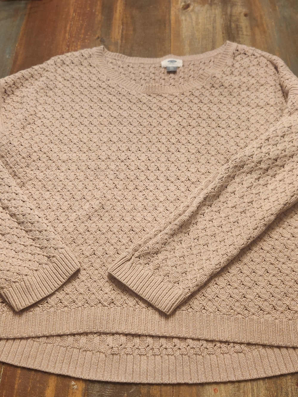 Old Navy Textured Crewneck Sweater in Dusty Pink